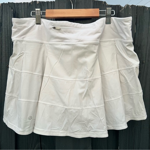 Lululemon Pace Rival Mid-Rise
Skirt *Long EUC, size 12 - Picture 3 of 6